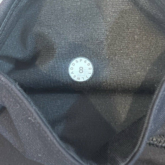 LuluLemon Crop Navy Leggings - Picture 4 of 4